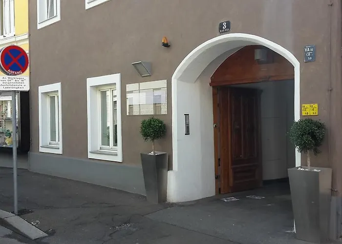 Enzinger Apartment *